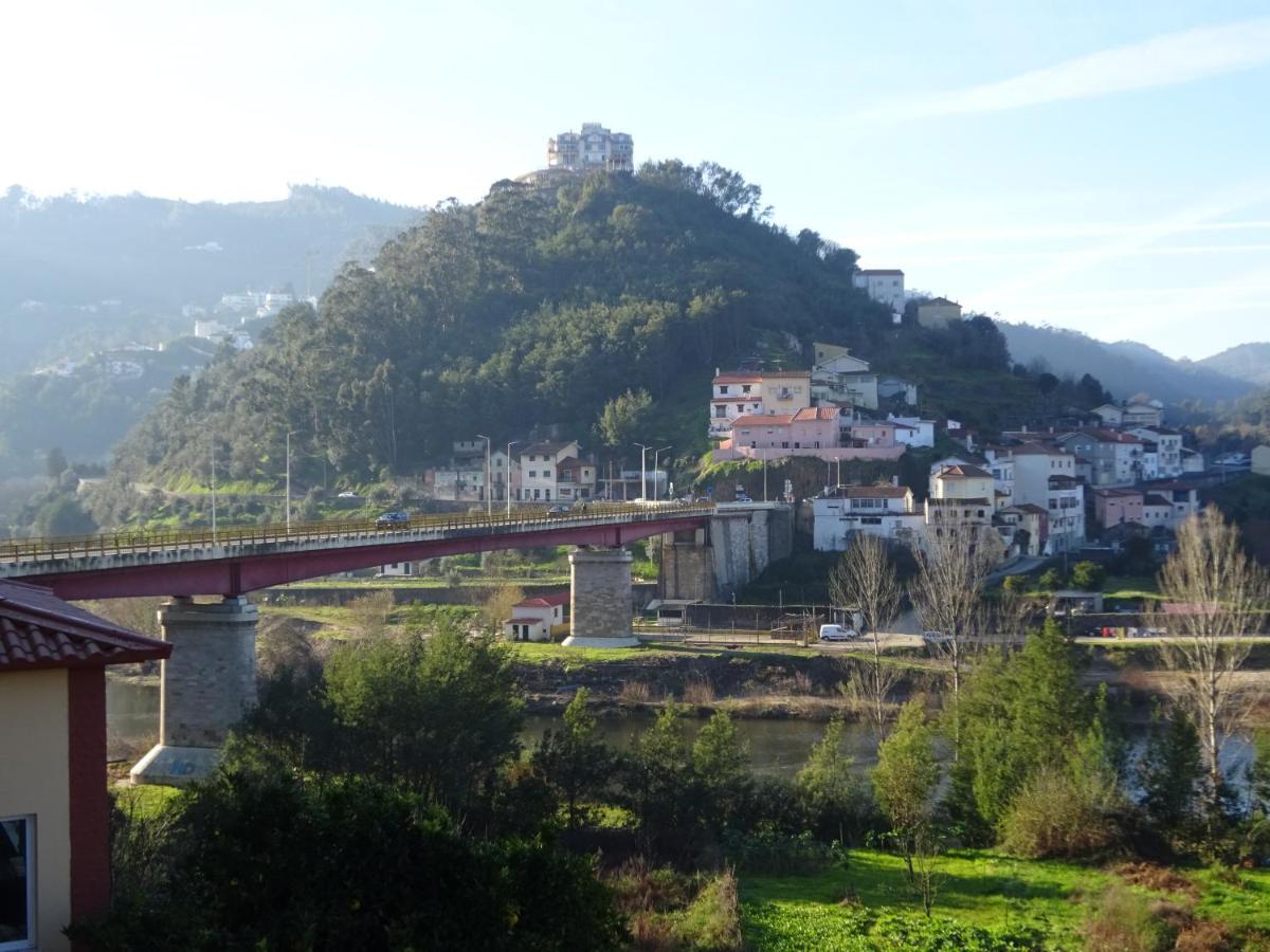 Hospedaria Lampiao Penacova Exterior foto